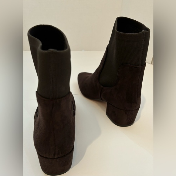 Cushionaire Women Brown Romi Block Heel Slip-On Ankle Boots Size 8 Fall Winter - Picture 8 of 15